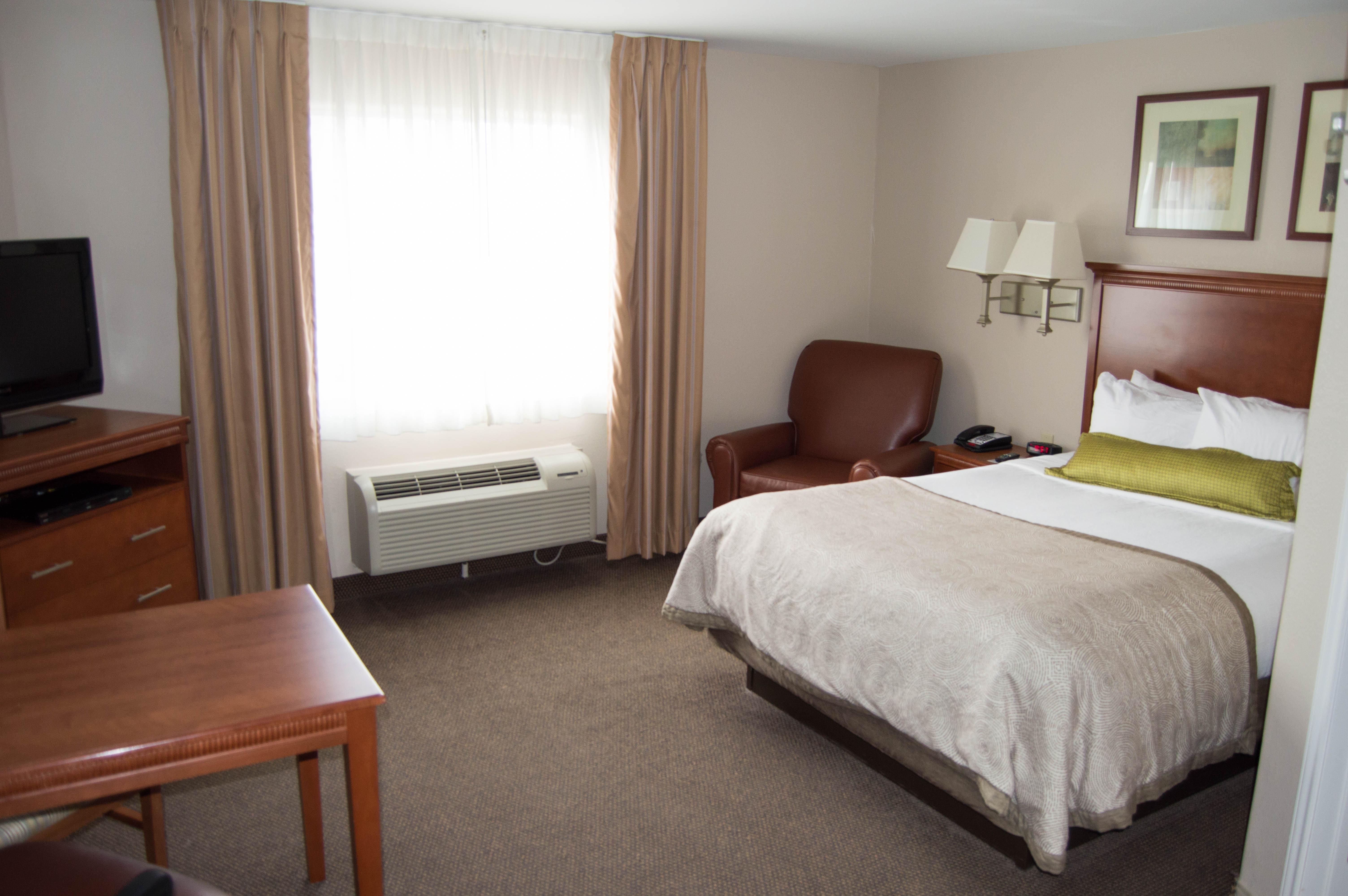 Candlewood Victoria By Ihg Buitenkant foto