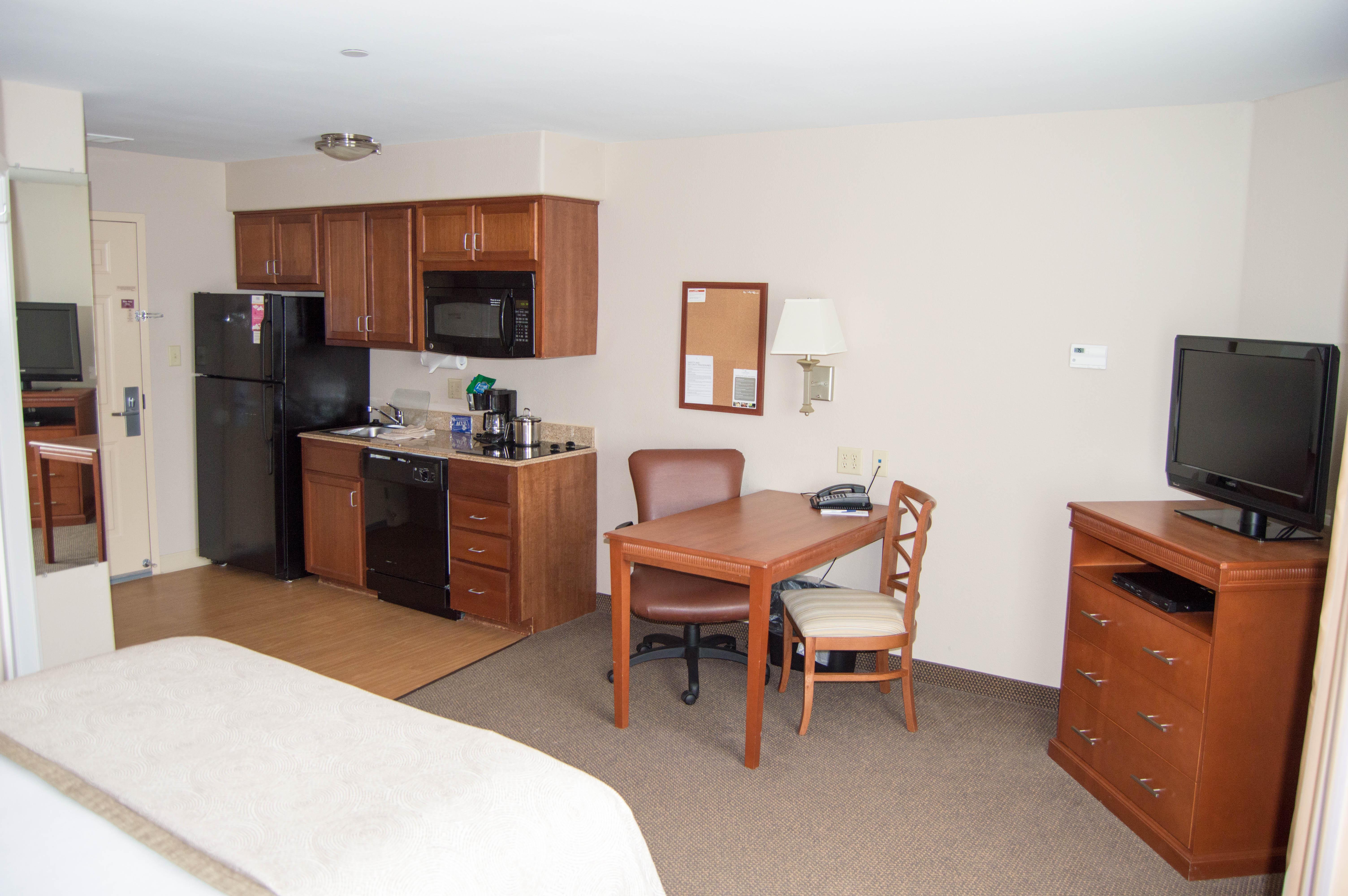 Candlewood Victoria By Ihg Buitenkant foto
