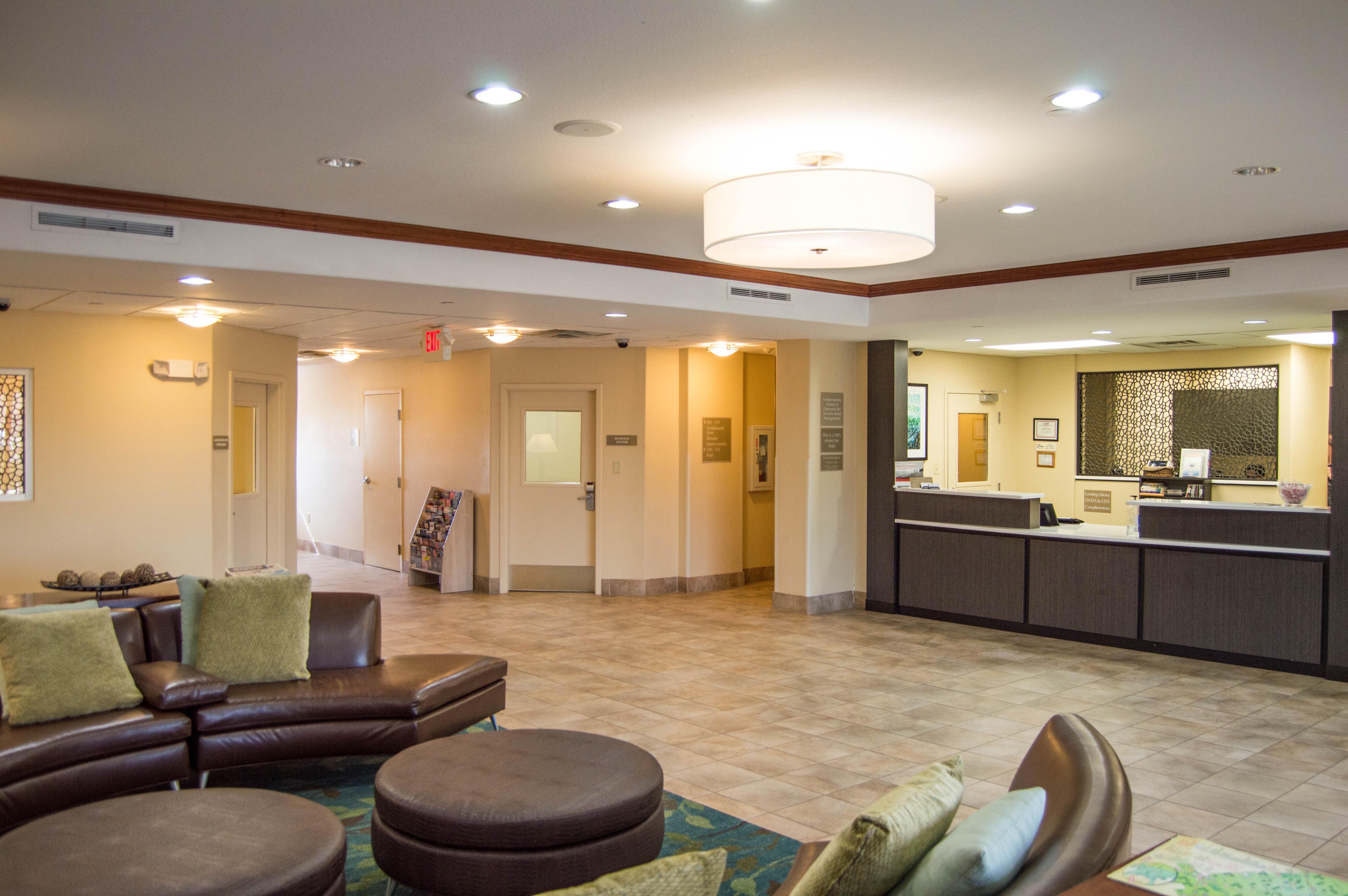 Candlewood Victoria By Ihg Buitenkant foto