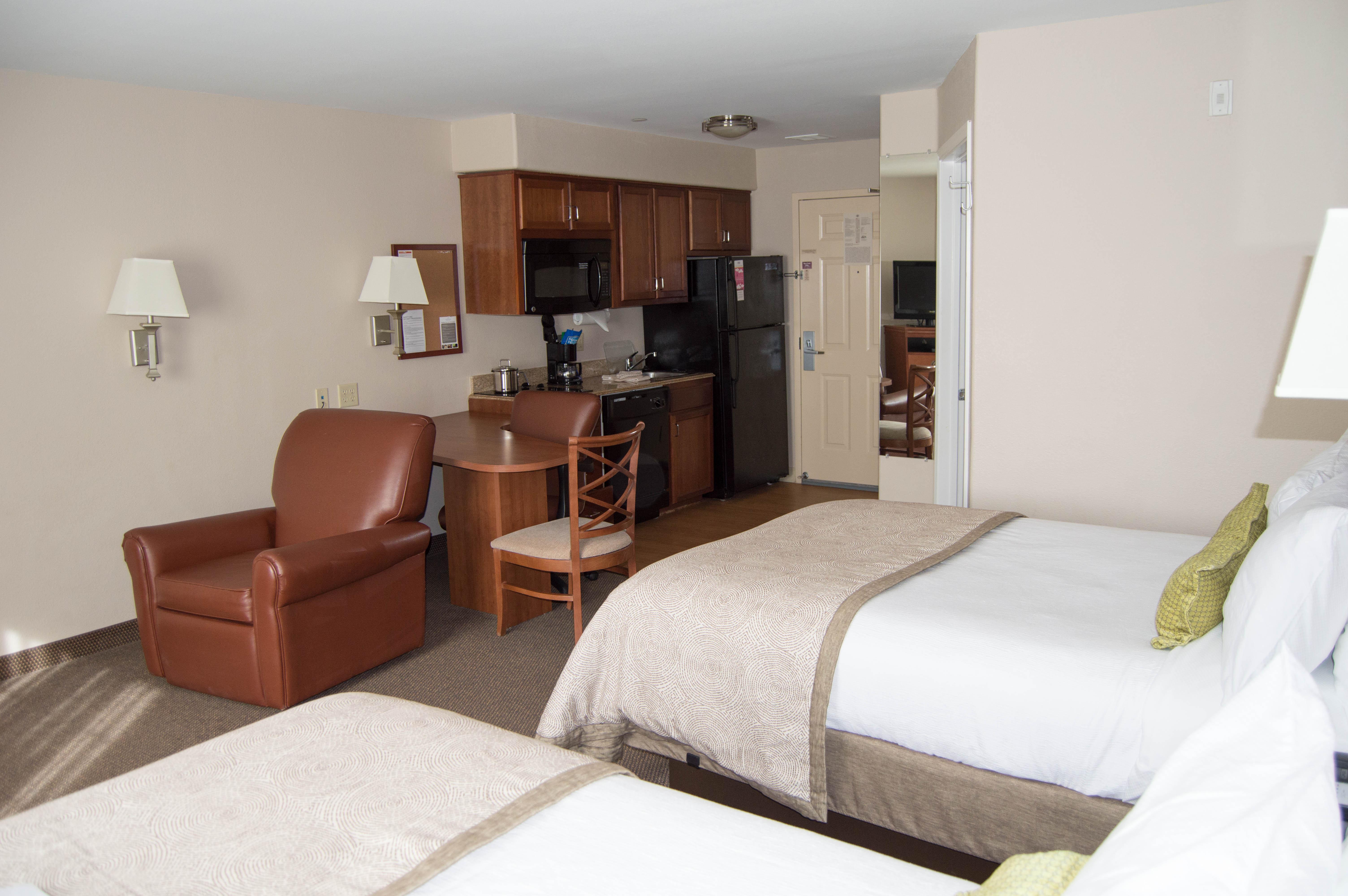 Candlewood Victoria By Ihg Buitenkant foto
