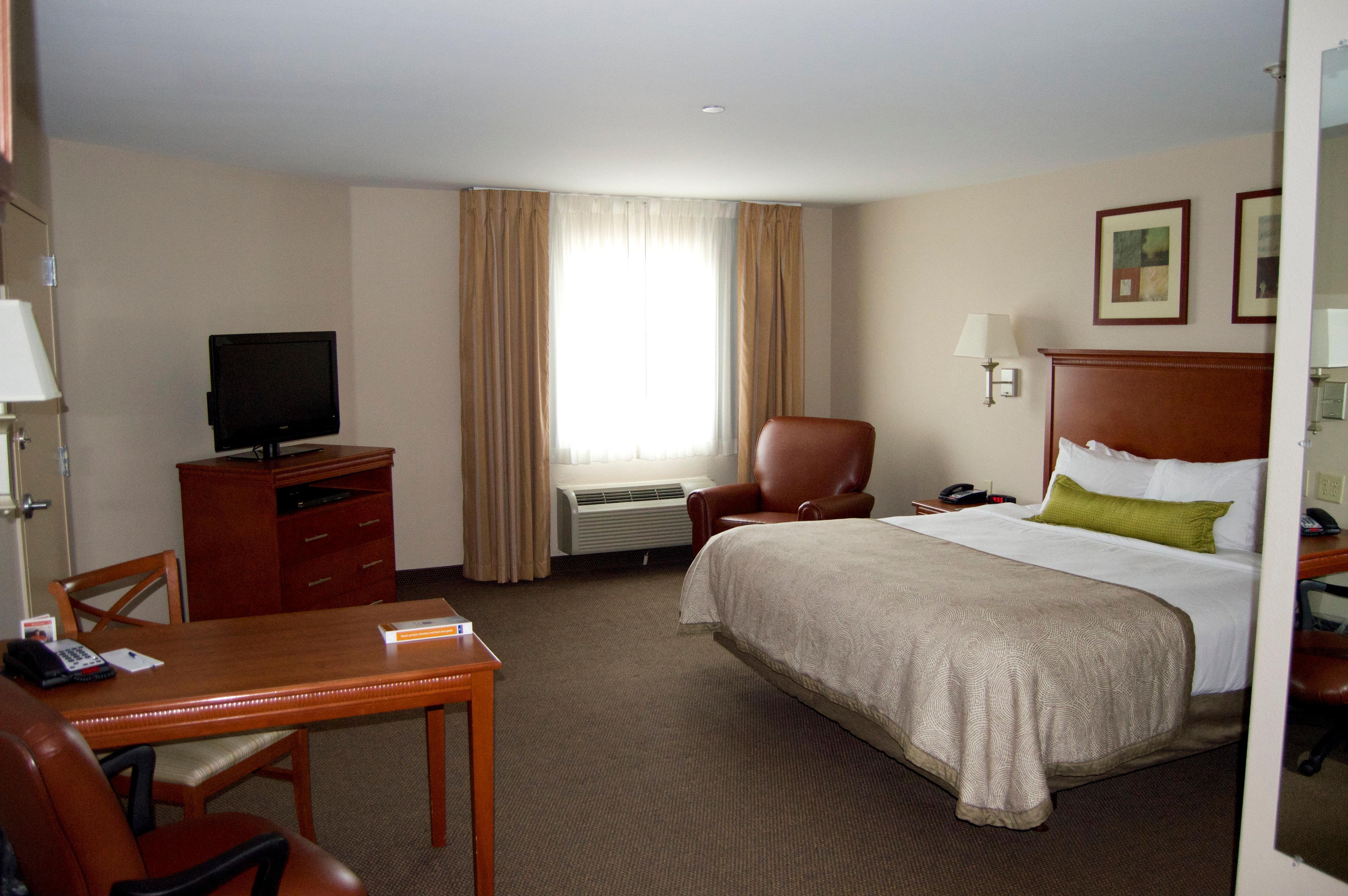 Candlewood Victoria By Ihg Buitenkant foto
