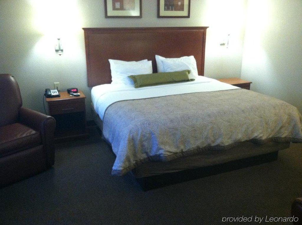 Candlewood Victoria By Ihg Buitenkant foto