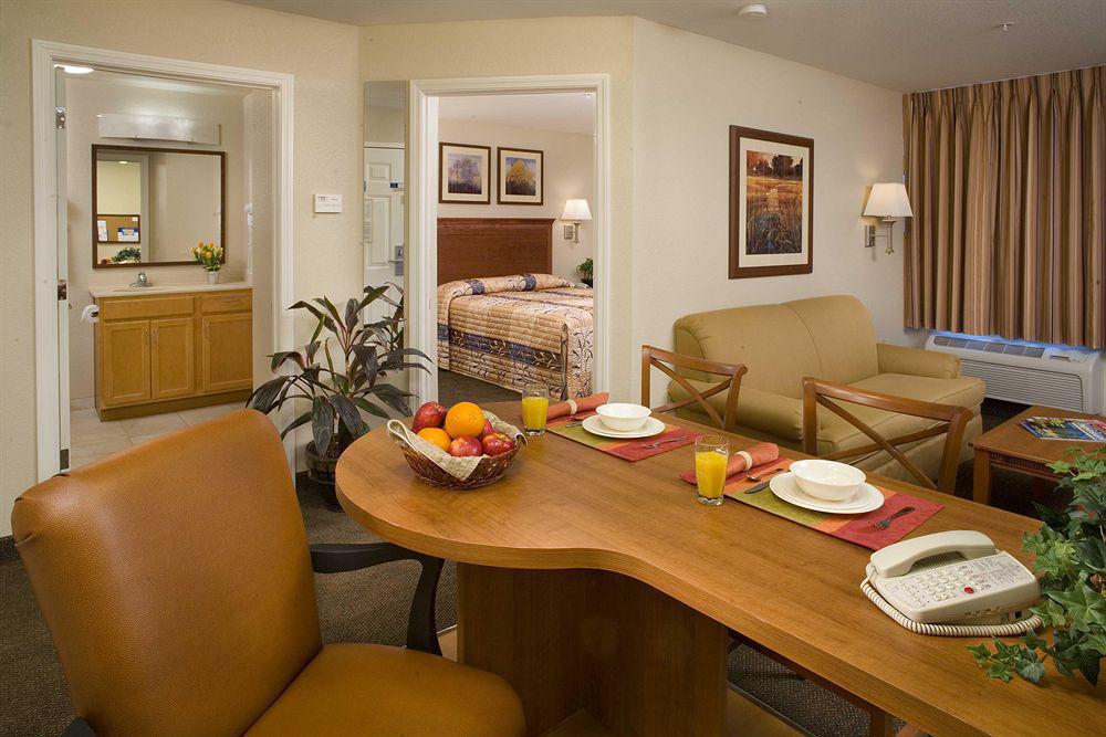 Candlewood Victoria By Ihg Kamer foto